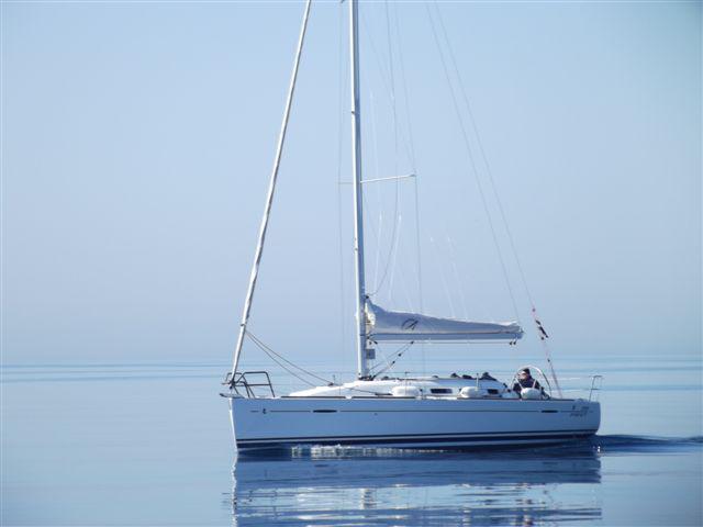 Book yachts online - sailboat - First 35 - Taurus - rent