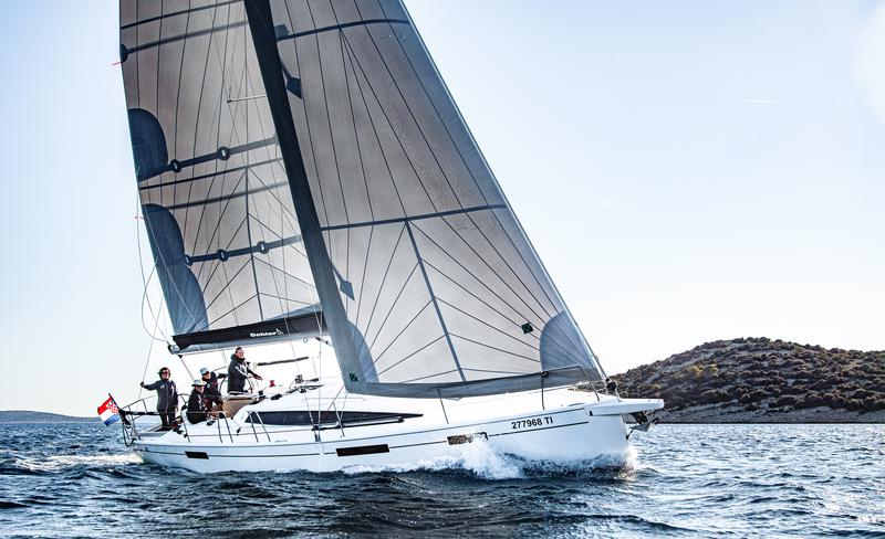 Book yachts online - sailboat - Dehler 38 SQ - Blue Eye - rent