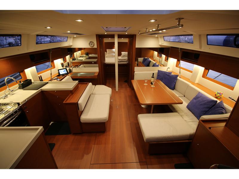 Book yachts online - sailboat - Oceanis 51.1 First Line - Pisces - rent