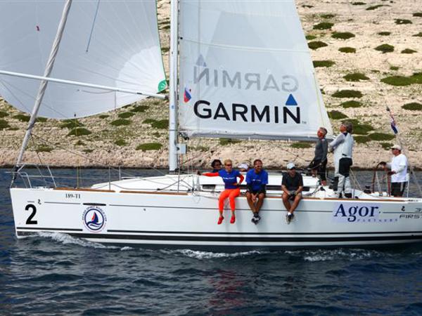 Book yachts online - sailboat - First 35 - Aquarius - rent