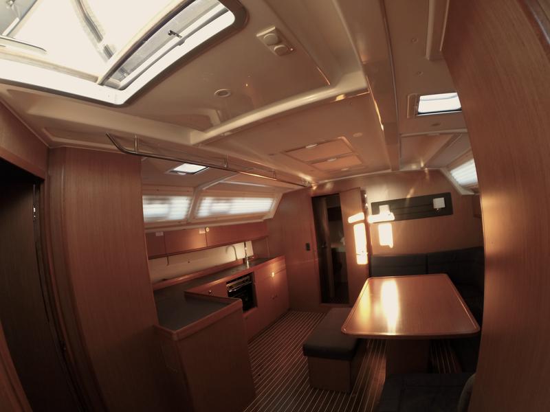 Book yachts online - sailboat - Bavaria Cruiser 46 - Elektra - rent
