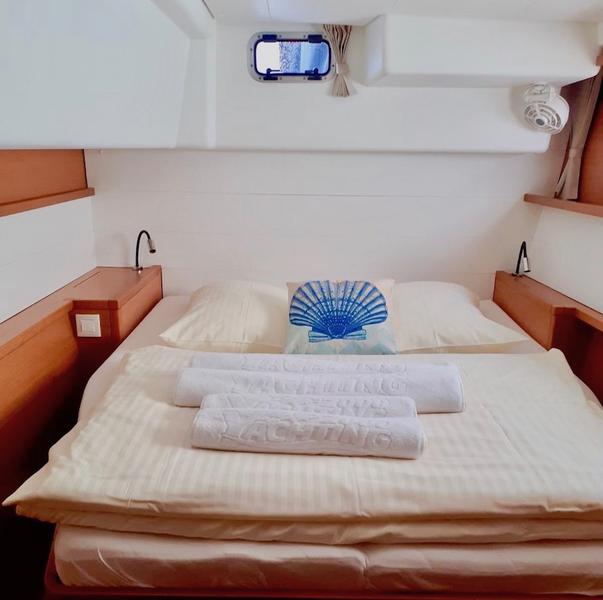 Book yachts online - catamaran - Lagoon 450 F - BAGIRA - rent