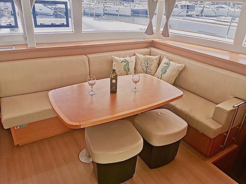 Book yachts online - catamaran - Lagoon 450 F - BAGIRA - rent