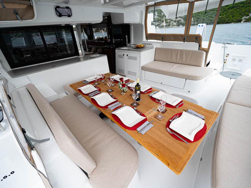 Book yachts online - catamaran - Lagoon 46 - KARI - rent