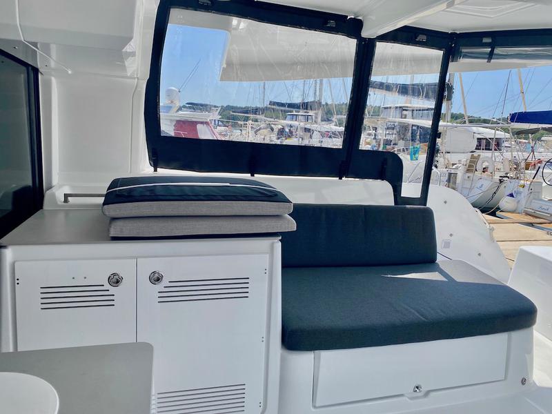 Book yachts online - catamaran - Lagoon 46 - RURU - rent