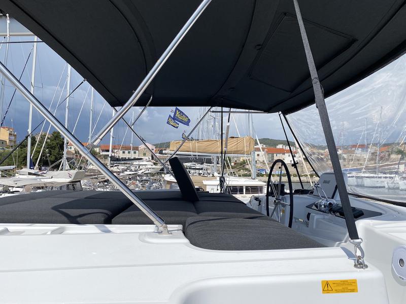 Book yachts online - catamaran - Lagoon 46 - RURU - rent