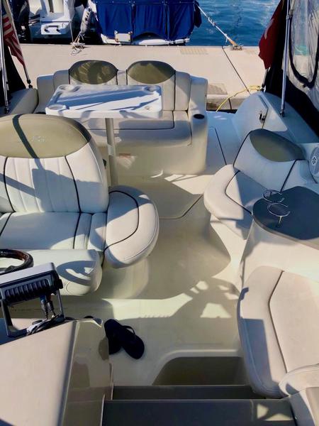 Book yachts online - motorboat - Sea Ray Sundancer 240 - Sea Ray Sundancer 240 - rent