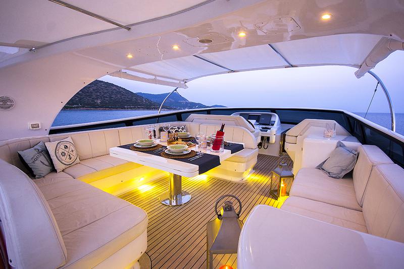 Book yachts online - motorboat - Maiora 24 - 24M Deluxe Maiora Motoryacht - rent