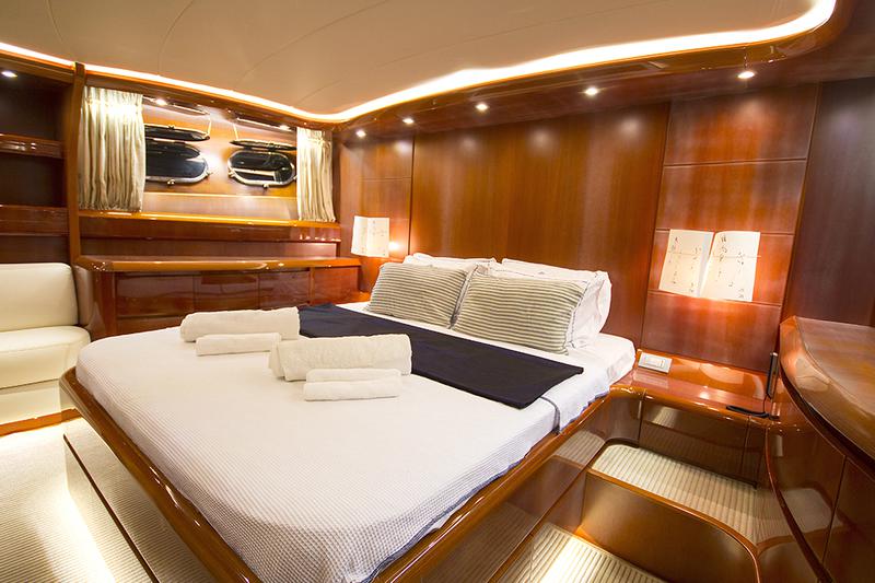 Book yachts online - motorboat - Maiora 24 - 24M Deluxe Maiora Motoryacht - rent