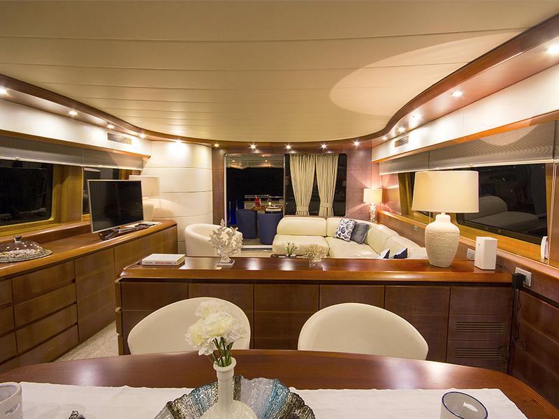 Book yachts online - motorboat - Maiora 24 - 24M Deluxe Maiora Motoryacht - rent