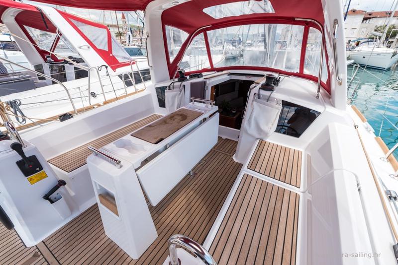 Book yachts online - sailboat - Oceanis 35.1 - BELA - rent