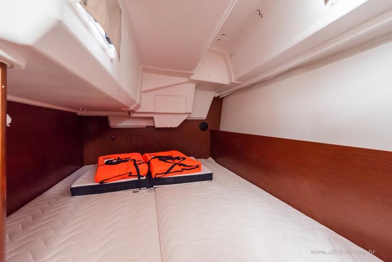 Book yachts online - sailboat - Oceanis 35.1 - BELA - rent