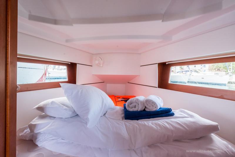 Book yachts online - sailboat - Oceanis 35.1 - BELA - rent