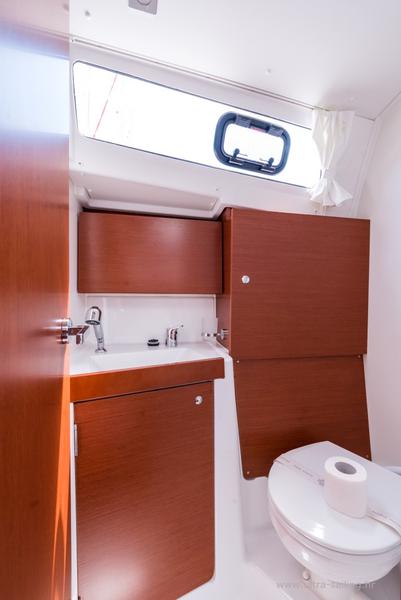 Book yachts online - sailboat - Oceanis 35.1 - BELA - rent