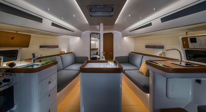 Book yachts online - sailboat - First 36 - ULTRA FIRST - rent