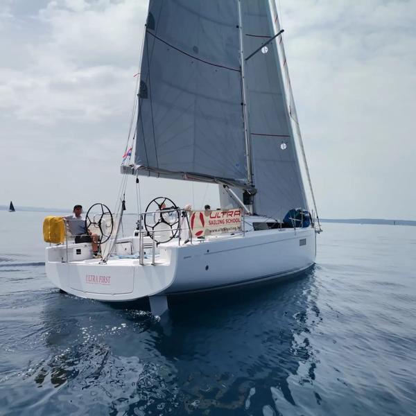 Book yachts online - sailboat - First 36 - ULTRA FIRST - rent