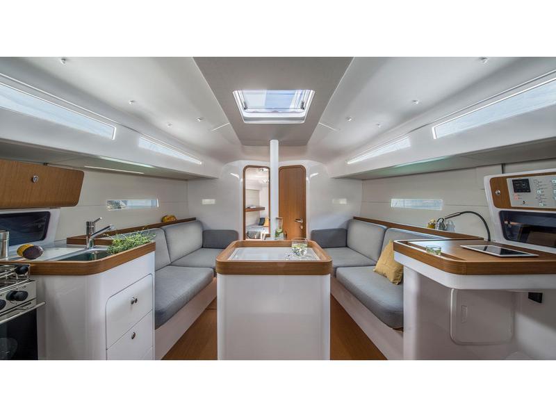 Book yachts online - sailboat - First 36 - ULTRA FIRST - rent