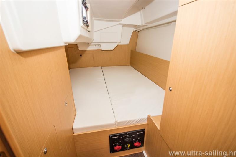 Book yachts online - sailboat - Oceanis 35 - GALA - rent