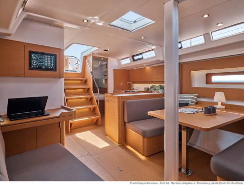 Book yachts online - sailboat - First 44 - CHECKMATE - rent