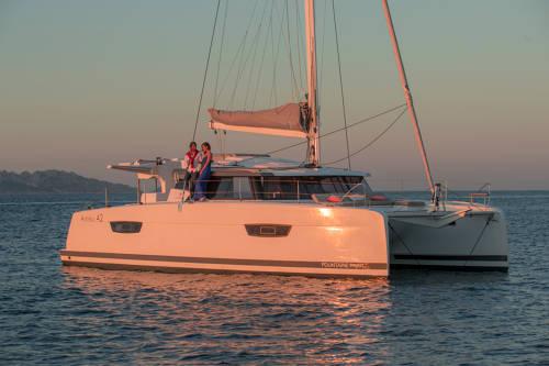Book yachts online - catamaran - Astréa 42 - CRAZY DIAMOND - rent