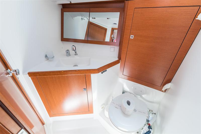 Book yachts online - sailboat - Oceanis 45 - FRESH EMOTION  - rent