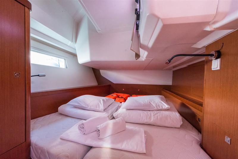 Book yachts online - sailboat - Oceanis 45 - FRESH EMOTION  - rent