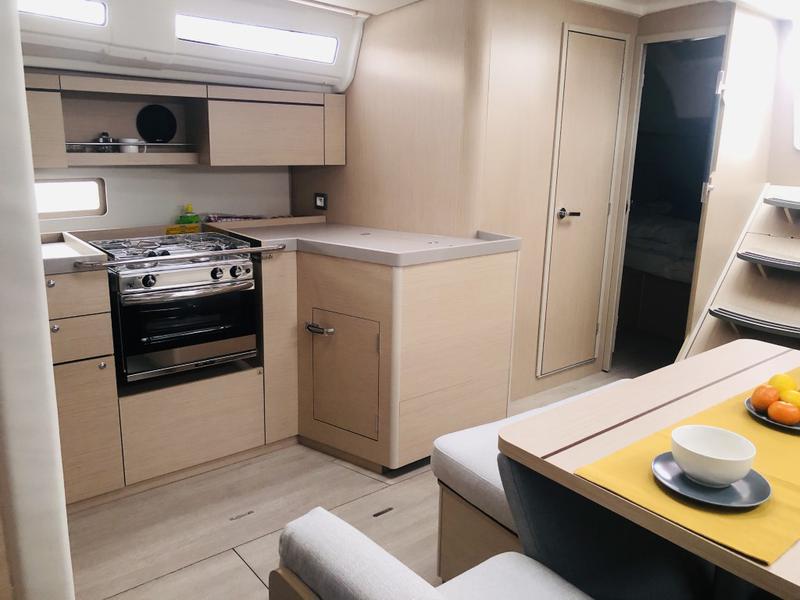 Book yachts online - sailboat - Oceanis 40.1 - BIBI ONE - rent