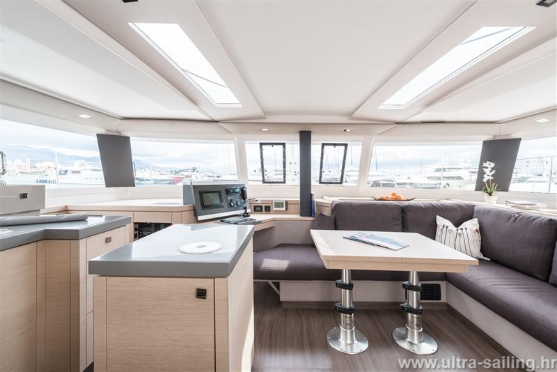 Book yachts online - catamaran - Saona 47 - DESAFINADO - rent