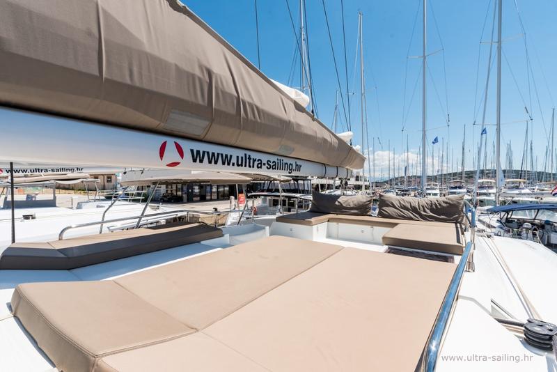 Book yachts online - catamaran - Saona 47 - DESAFINADO - rent