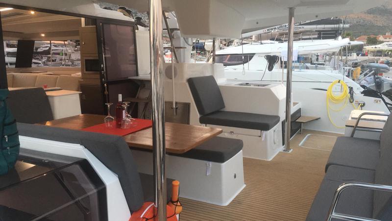 Book yachts online - catamaran - Saona 47 - DESAFINADO - rent