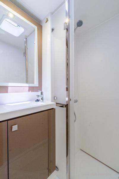 Book yachts online - catamaran - Saona 47 - DESAFINADO - rent