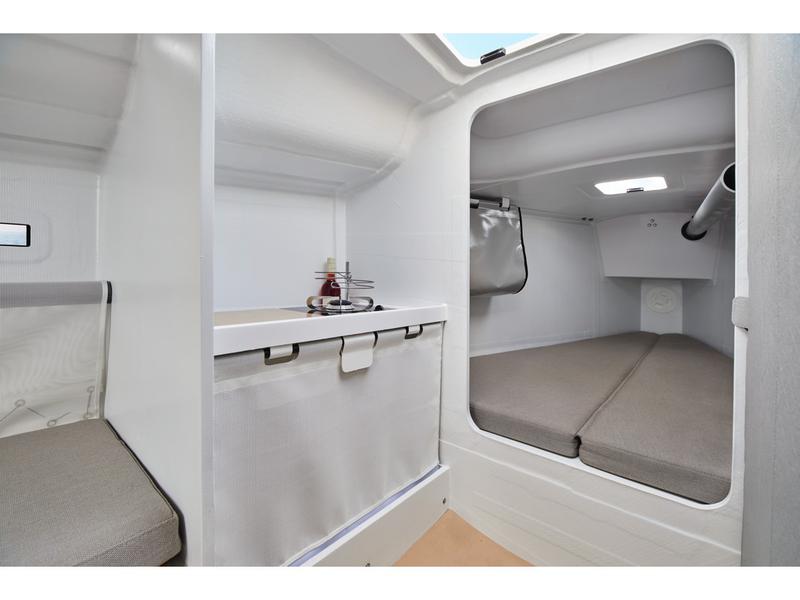 Book yachts online - sailboat - First 27 - SUFERINA - rent