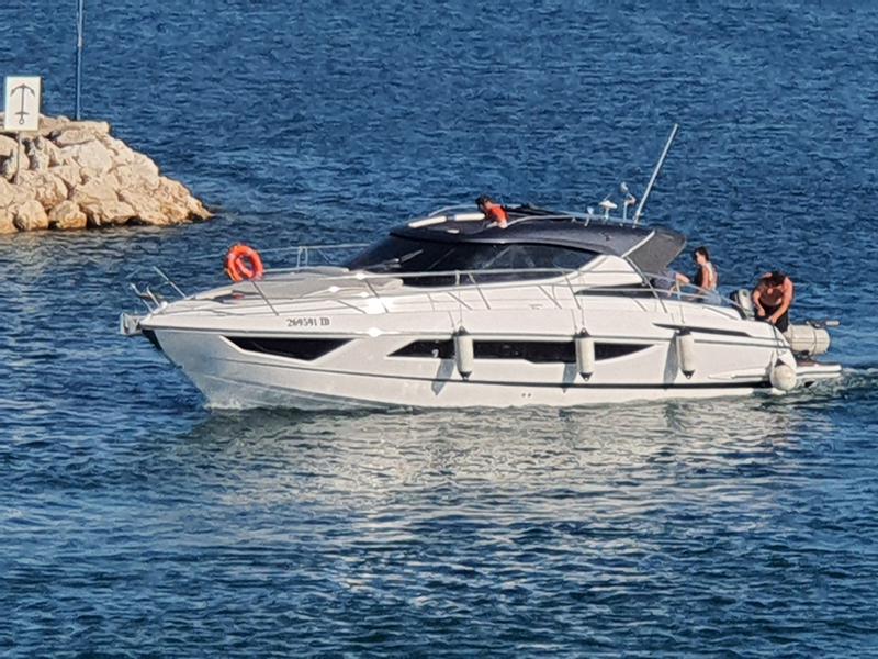 Book yachts online - motorboat - Focus Power 36 Hard Top - GOLEM I - rent