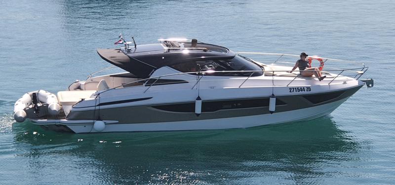 Book yachts online - motorboat - Focus Power 36 Hard Top - FOCUS - rent