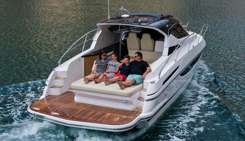 Book yachts online - motorboat - Focus Power 36 Hard Top - NEW - rent