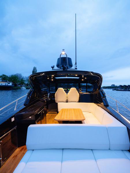 Book yachts online - motorboat - Focus Power 36 Hard Top - JOKER - rent