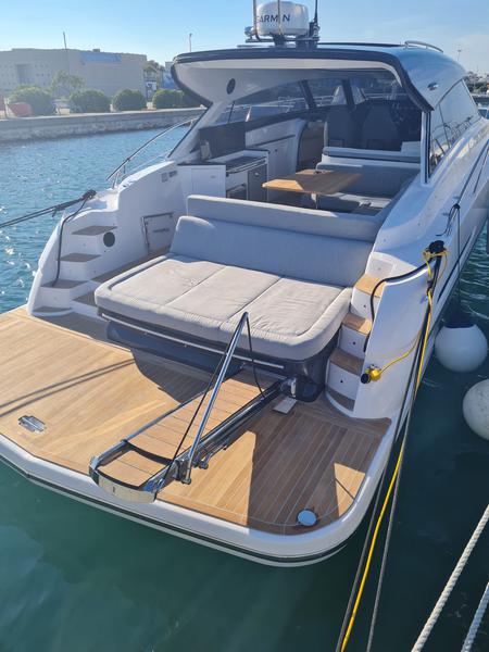 Book yachts online - motorboat - Focus Power 44 Hard Top - Boha - rent