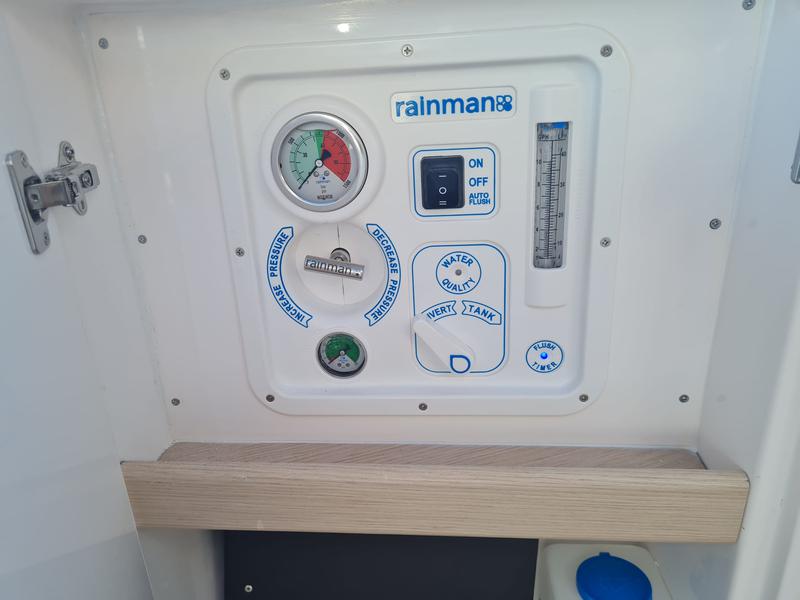 Book yachts online - motorboat - Focus Power 44 Hard Top - Boha - rent