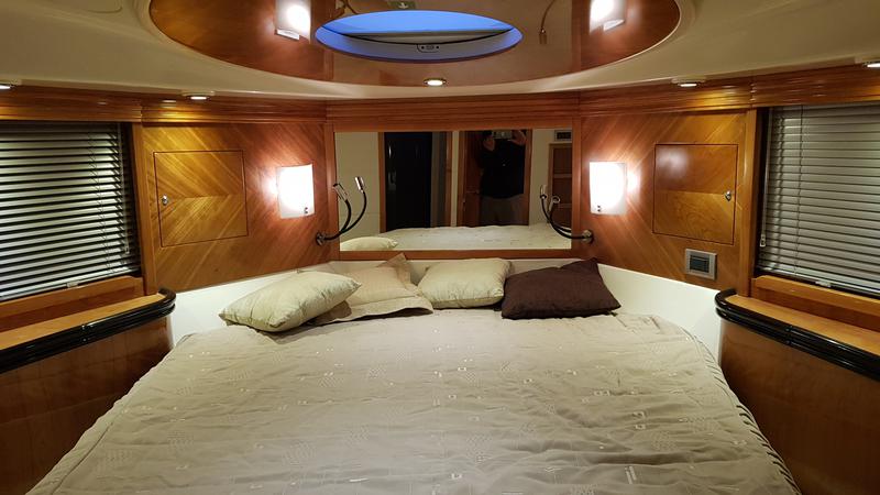 Book yachts online - motorboat - Focus Power 44 Hard Top - PHOENIX I - rent