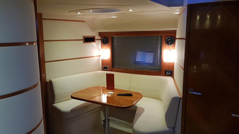 Book yachts online - motorboat - Focus Power 44 Hard Top - PHOENIX I - rent