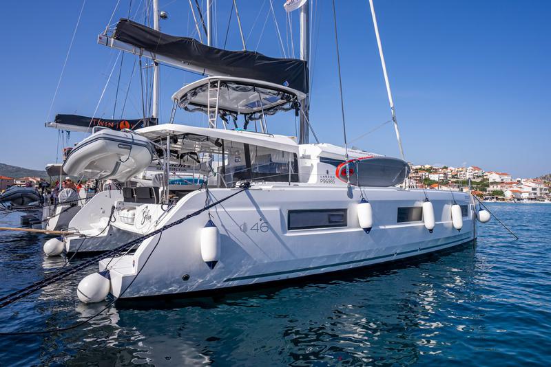 Book yachts online - catamaran - Lagoon 46 - SOFIA - rent