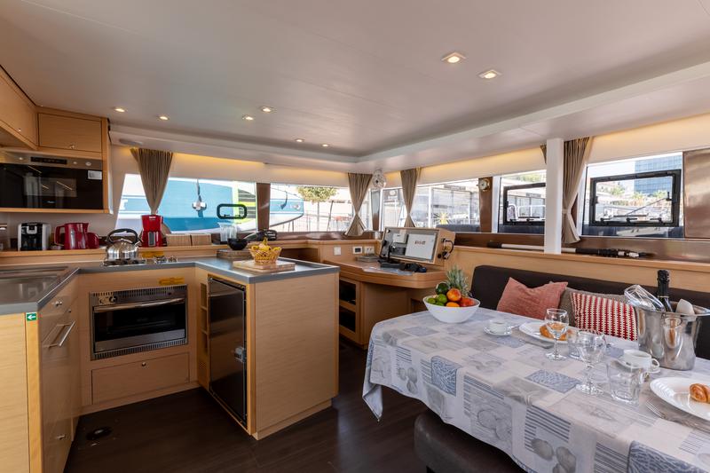 Book yachts online - catamaran - Lagoon 450 F - PRINCESS KARLA I - rent