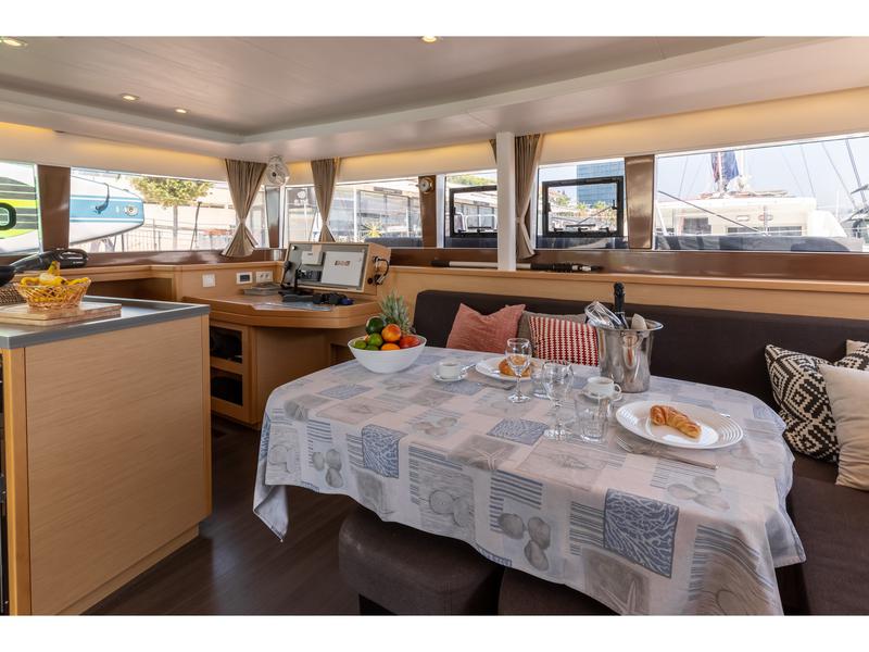 Book yachts online - catamaran - Lagoon 450 F - PRINCESS KARLA I - rent