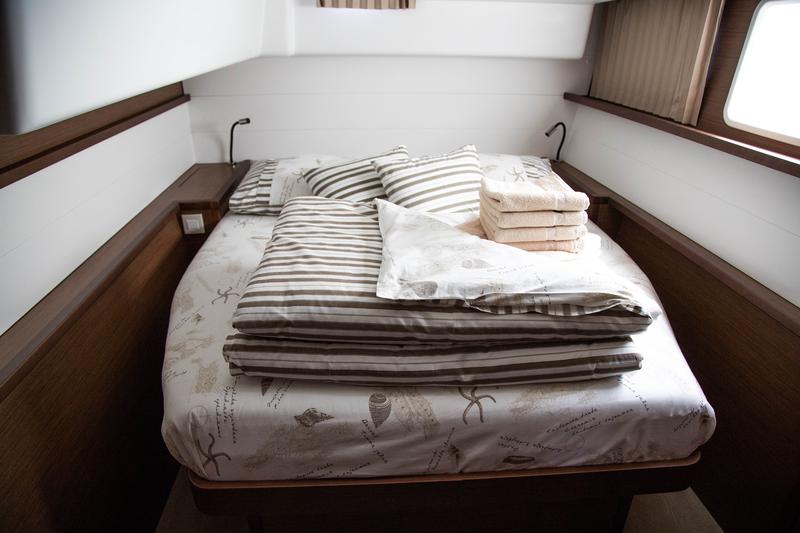 Book yachts online - catamaran - Lagoon 450 F - ANJA I - rent