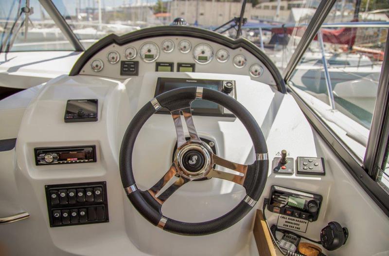 Book yachts online - motorboat - Antares 36 - ARIELA - rent