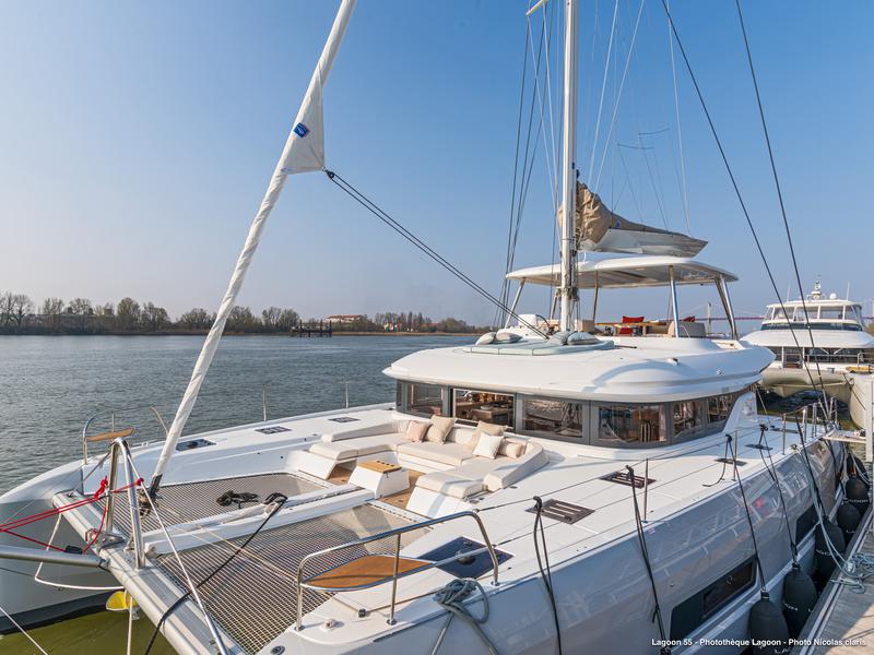 Book yachts online - catamaran - Lagoon 55 luxury owner version - PRINCESS S - rent