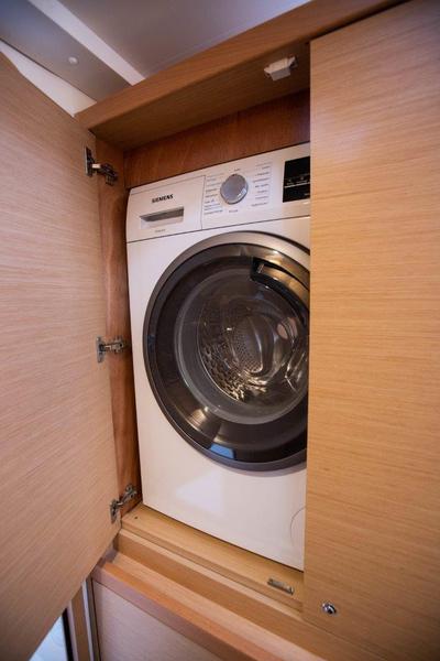 Book yachts online - catamaran - Lagoon 42 - ALMA SOFIA - rent