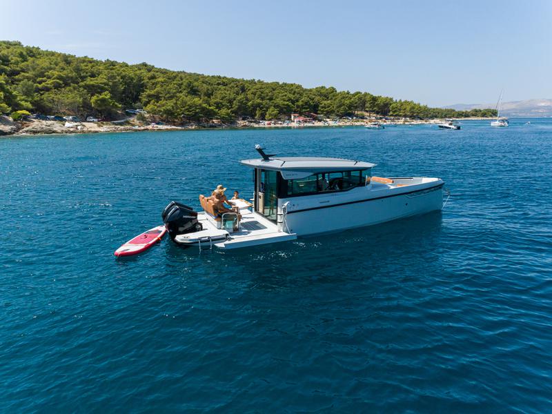 Book yachts online - motorboat - Saxdor 320 GTC (2023) - MAVERICK - rent