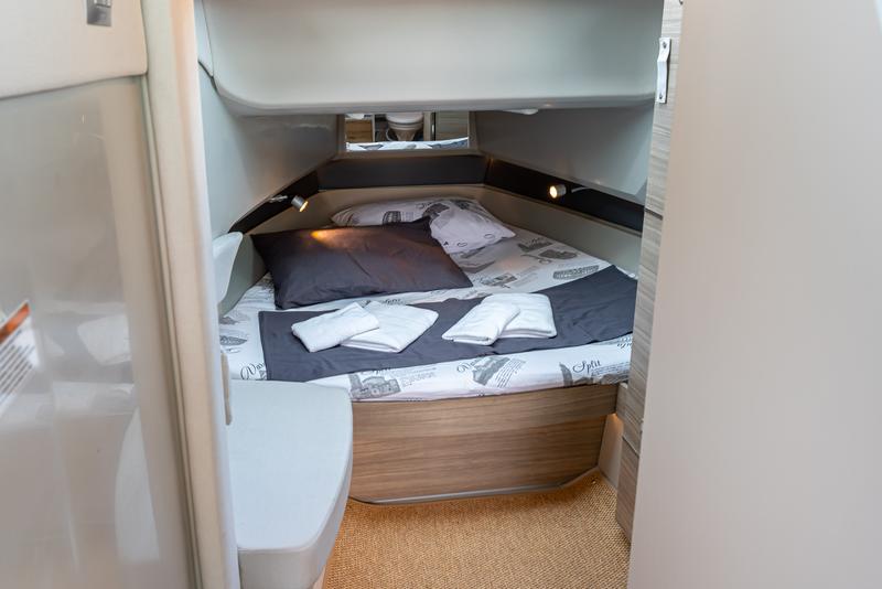 Book yachts online - motorboat - Saxdor 320 GTC (2023) - MAVERICK - rent