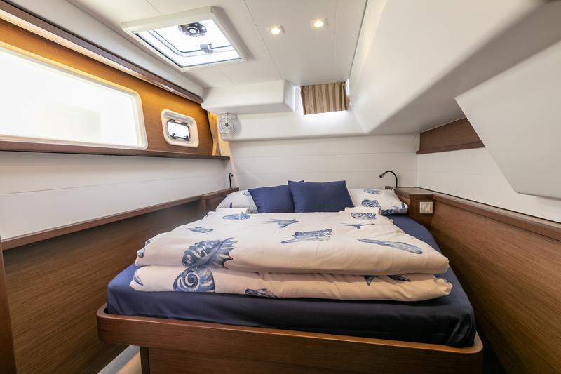 Book yachts online - catamaran - Lagoon 450 F - WIDE DREAM - rent